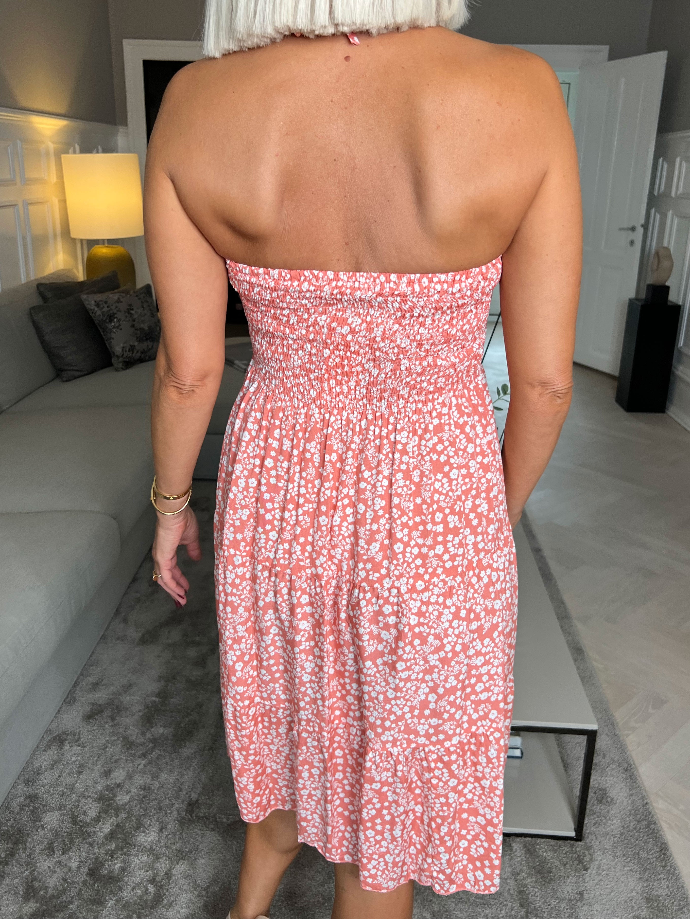 Aria Flower - Kort kjole med smock i småt blomsterprint